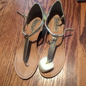 STEVE MADDEN Gold Flame Wedge Sandals 7